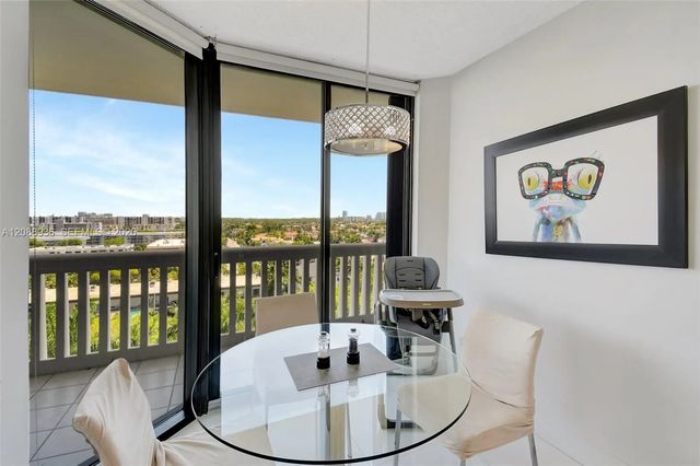 5 of 38 - 2000 Island Boulevard #808, Aventura, FL