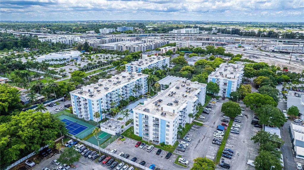 482 Nw 165th St Road #a-201, Miami