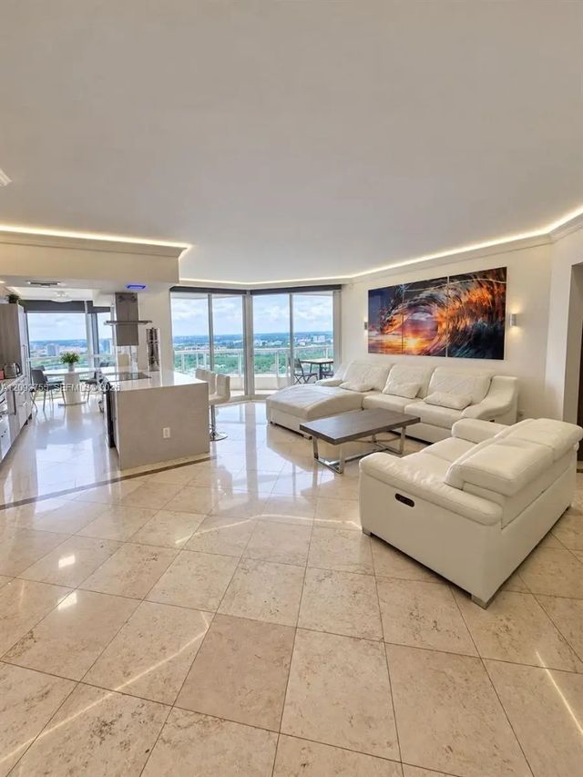 21205 Yacht Club Drive #3105, Aventura