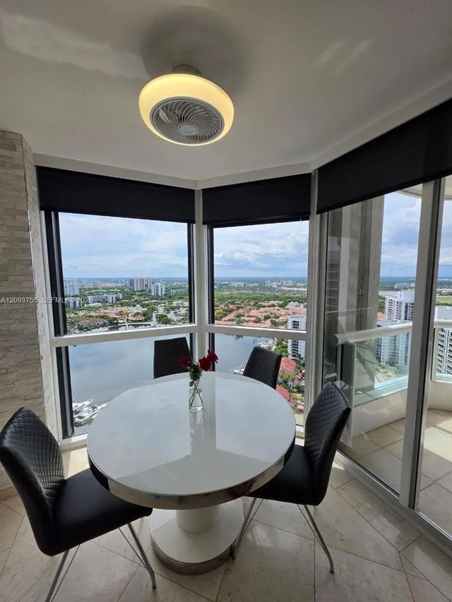 5 of 39 - 21205 Yacht Club Drive #3105, Aventura, FL