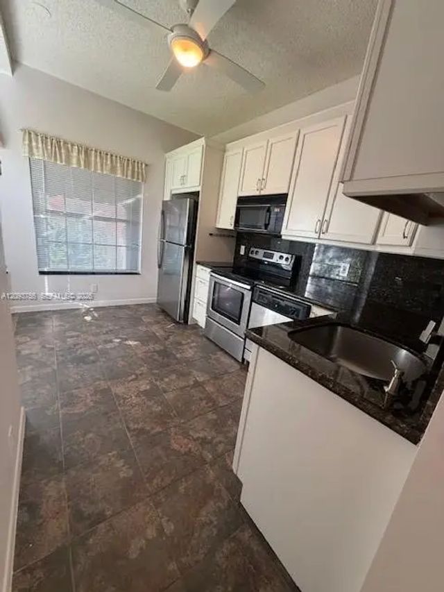 4 of 37 - 7860 Lexington Club Boulevard #b, Delray Beach, FL