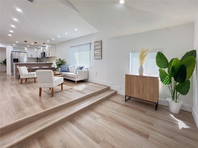 4 of 29 - 3630 Nw 98th Street, Miami, FL