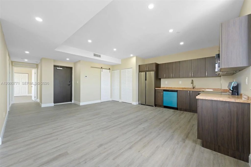 1020 Nw 2 Avenue #402, Hallandale Beach