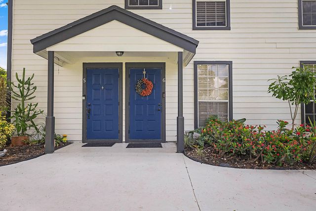 2 of 23 - 5032 Heatherhill Lane #6, Boca Raton, FL