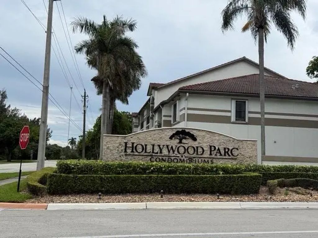520 S Park Road #22-12, Hollywood