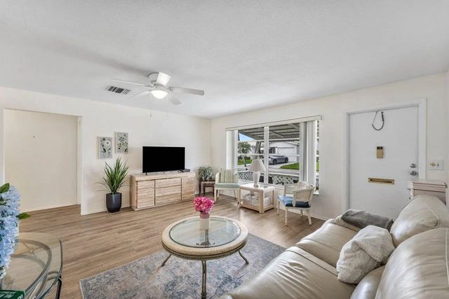 5 of 36 - 1005 Siesta Avenue, Boynton Beach, FL