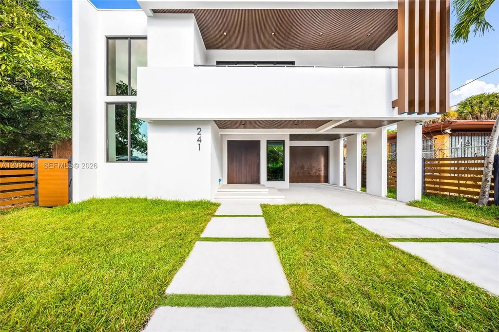 241 Nw 46th Street, Miami