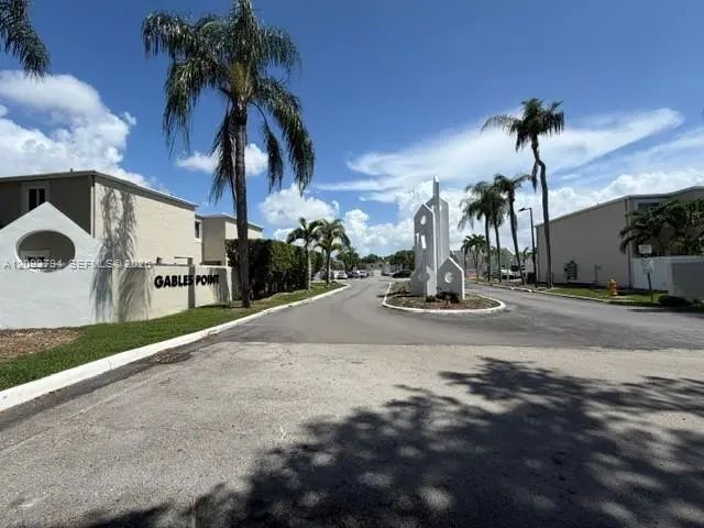 4590 Sw 68th Ct Circle #8, Miami