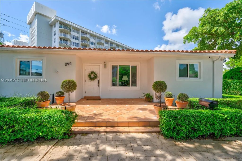 890 Ne 168th Street, North Miami Beach