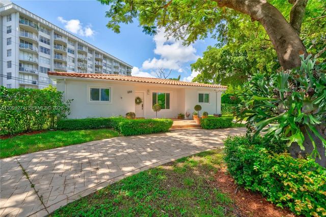 2 of 33 - 890 Ne 168th Street, North Miami Beach, FL