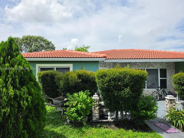 3 of 15 - 820 Sw 49th Terrace, Margate, FL