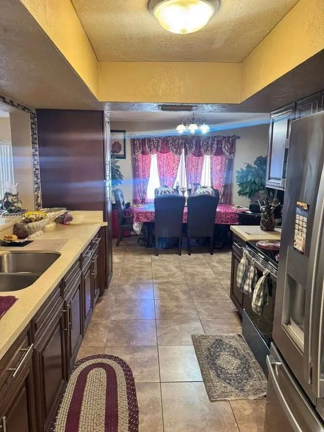 5 of 15 - 820 Sw 49th Terrace, Margate, FL