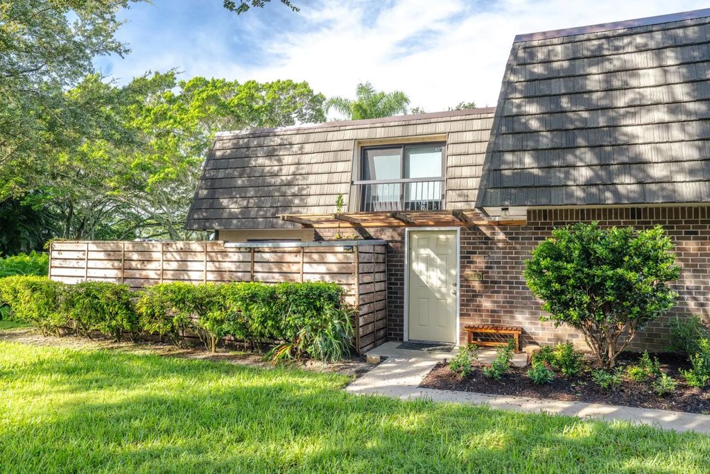 1110 11th Terrace, Palm Beach Gardens