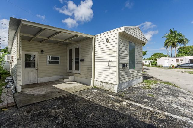 5 of 28 - 2776 Nw 29th Place, Oakland Park, FL