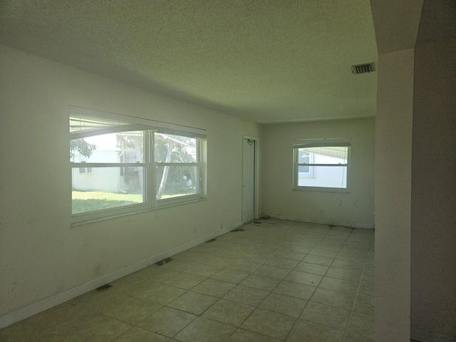 4 of 13 - 1598 Sw 13th Terrace, Boynton Beach, FL