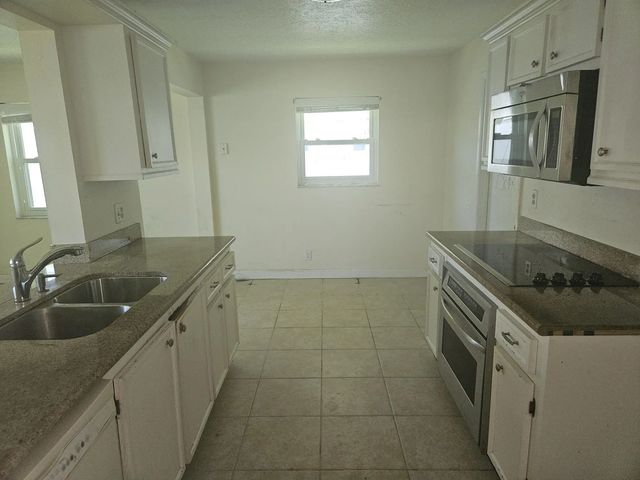 5 of 13 - 1598 Sw 13th Terrace, Boynton Beach, FL