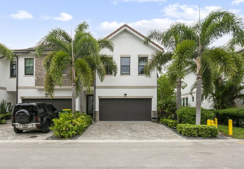 4511 E Aqua Bella Lane, Dania Beach