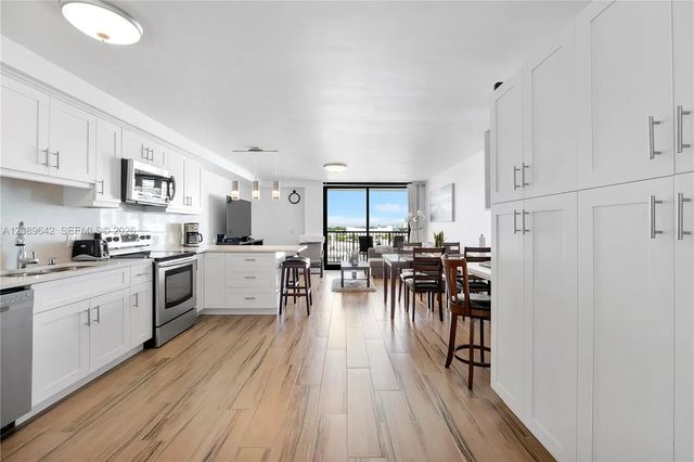 1800 Collins Avenue #11b, Miami Beach