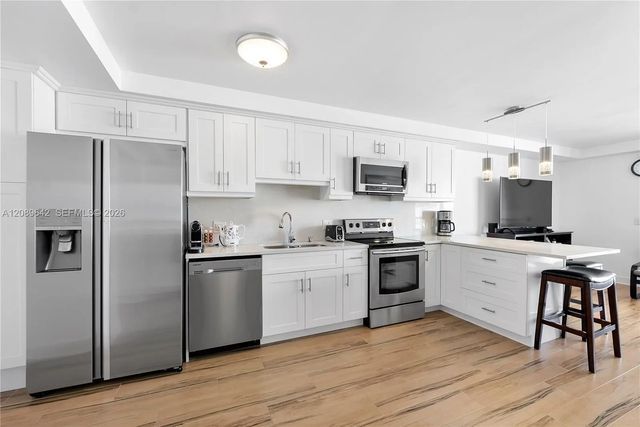 2 of 16 - 1800 Collins Avenue #11b, Miami Beach, FL