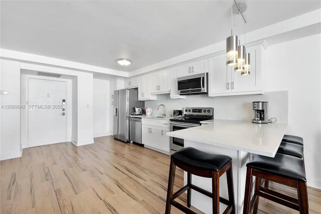 3 of 16 - 1800 Collins Avenue #11b, Miami Beach, FL