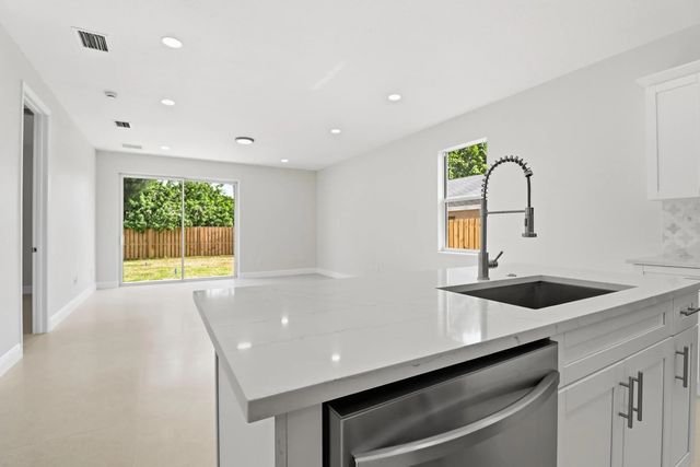 5 of 13 - 4383 Marilyn Drive, Lake Worth, FL