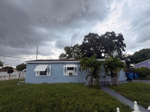16000 Nw 17th Court, Miami Gardens