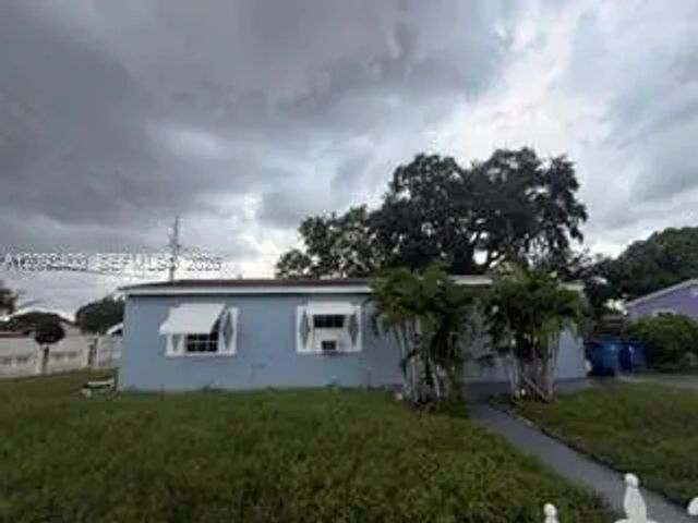 3 of 24 - 16000 Nw 17th Court, Miami Gardens, FL