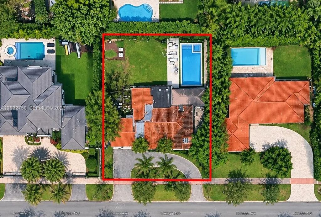 421 Luenga Avenue, Coral Gables