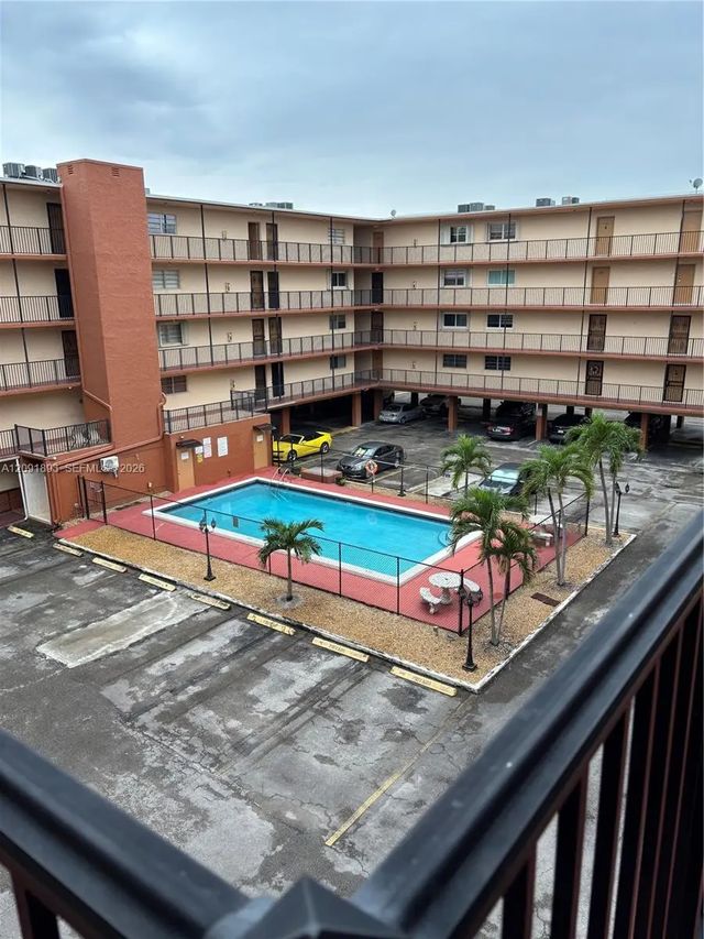 4 of 19 - 1075 W 68th Street #311, Hialeah, FL