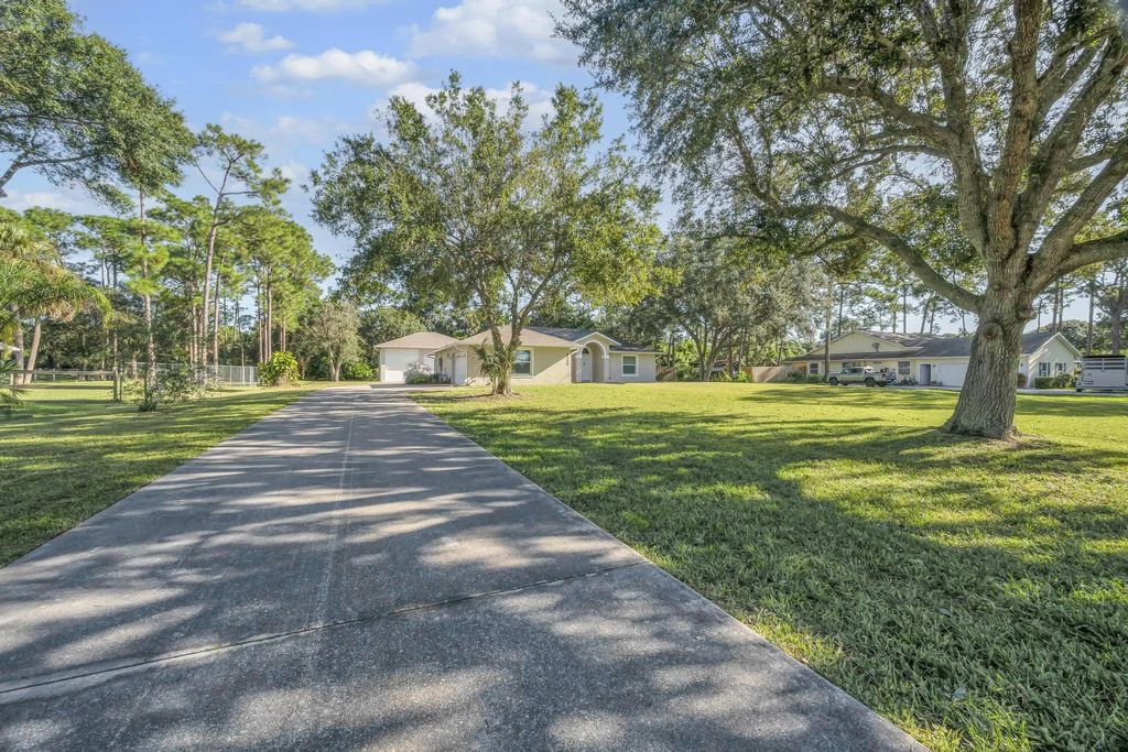 8330 Hidden Pines Road, Fort Pierce