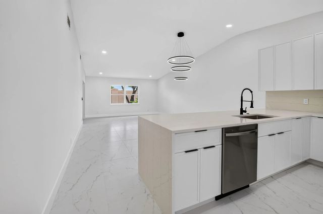 4 of 35 - 8224 Summerbreeze Lane, Boca Raton, FL
