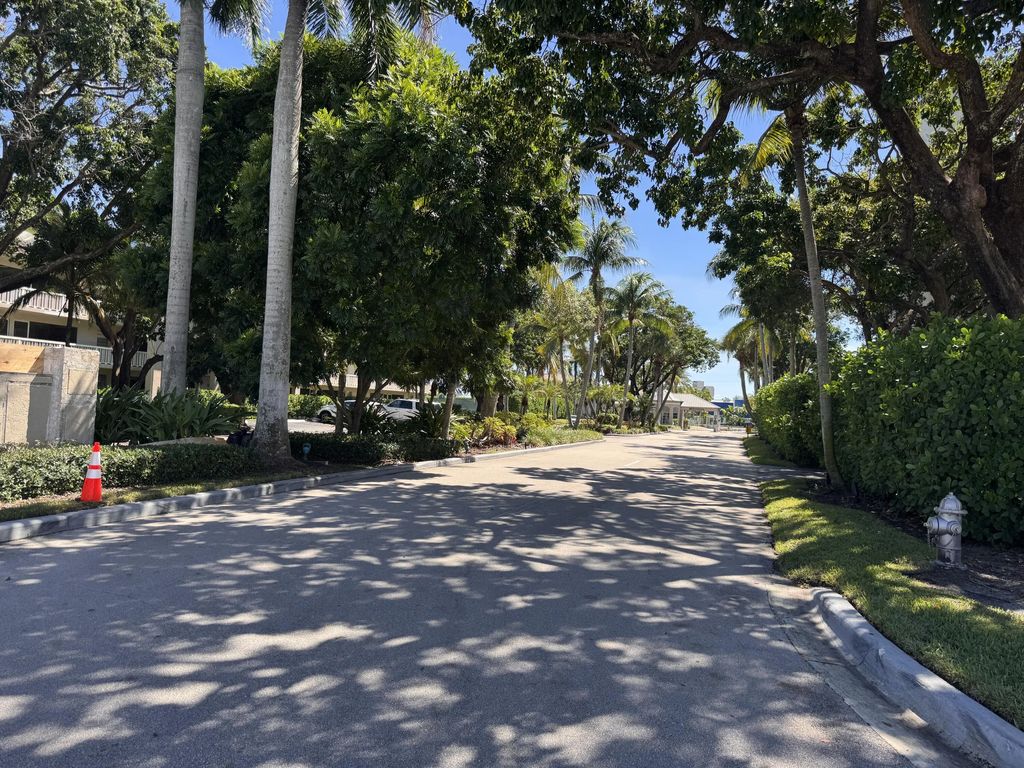 6 Royal Palm Way #304, Boca Raton