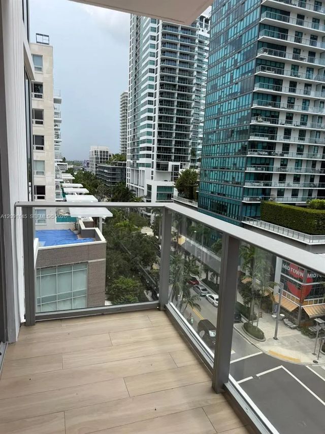 90 Ne 32nd Street #812, Miami