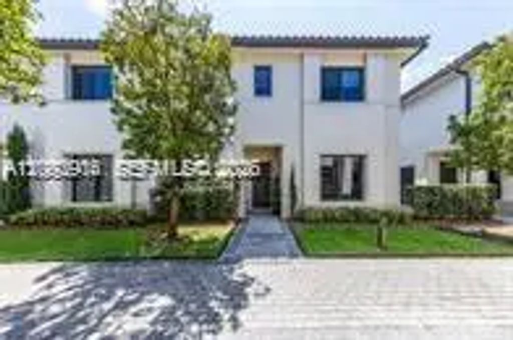 4315 Nw 81st Court, Doral