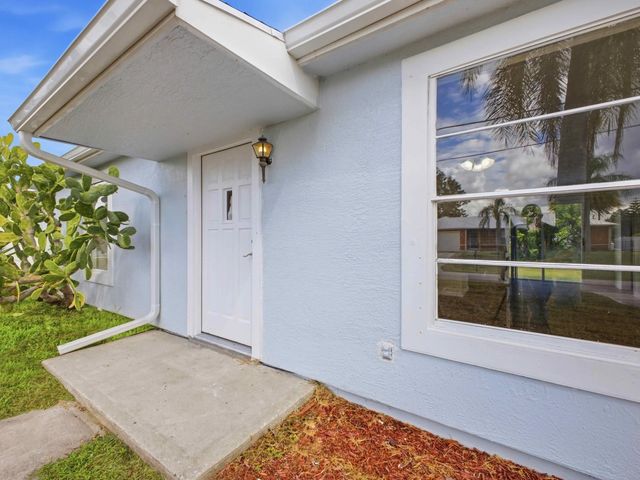 2 of 27 - 711 Nw Riverside Drive, Port St. Lucie, FL