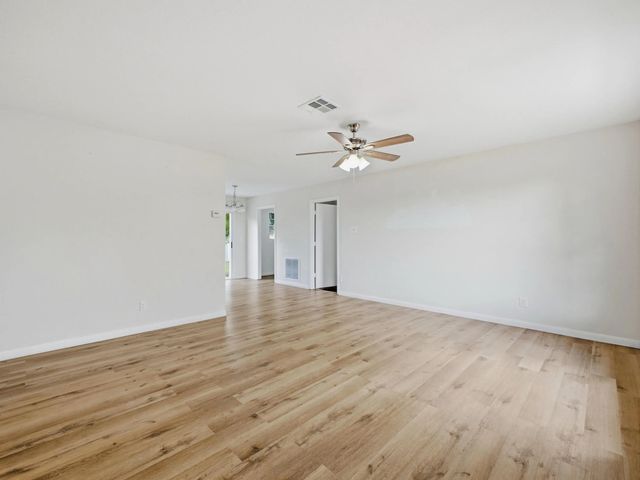 3 of 27 - 711 Nw Riverside Drive, Port St. Lucie, FL