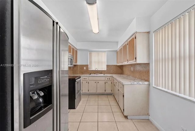 4 of 20 - 1540 Ne 191st Street #145, Miami, FL