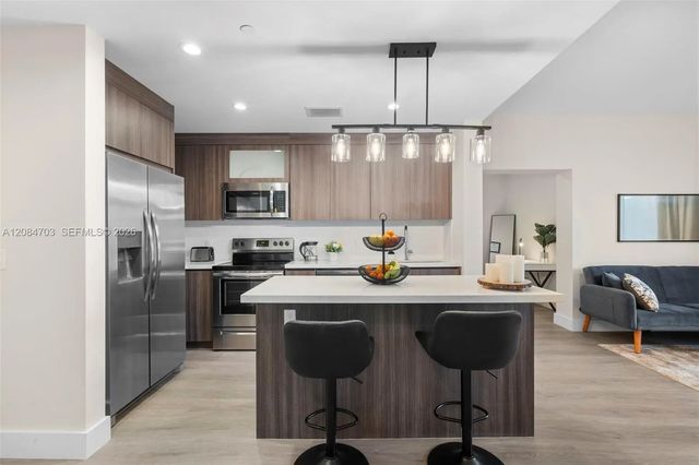 1938 Jackson Street #306, Hollywood