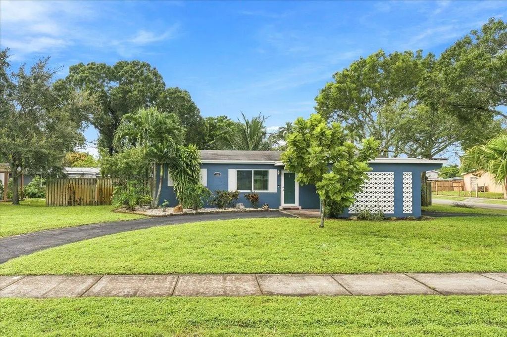 3366 Sw 16th Court, Fort Lauderdale