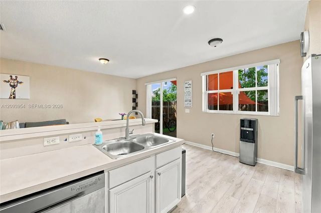 4 of 43 - 1025 Ne 207th Terrace, Miami, FL