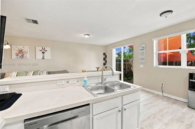 5 of 43 - 1025 Ne 207th Terrace, Miami, FL