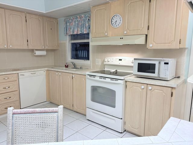 2 of 34 - 37010 Exuma Bay, Boynton Beach, FL