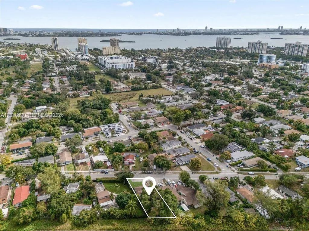 11330 Peachtree Drive, Miami