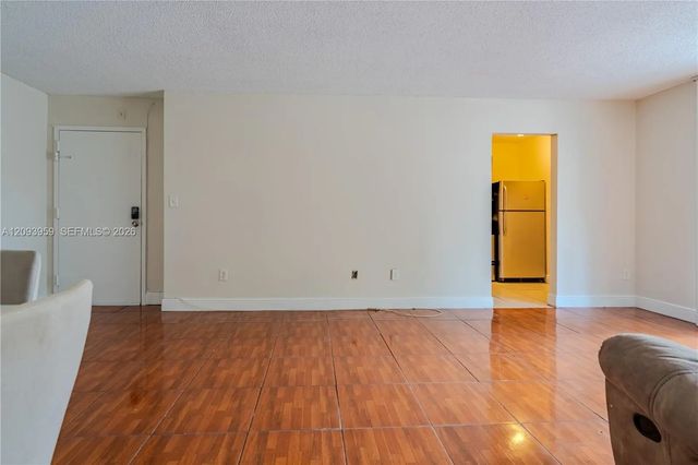 4 of 28 - 482 Nw 165th St Road #a-201, Miami, FL