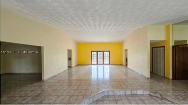 4 of 6 - 3950 Sw 4th Street, Miami, FL