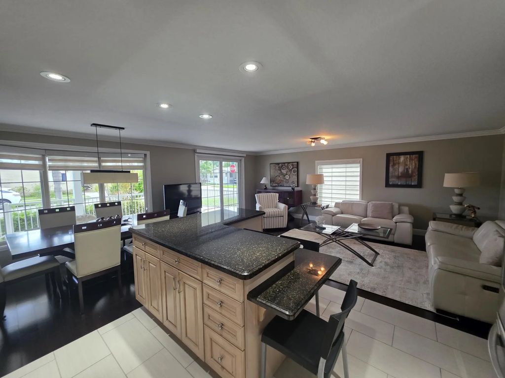 2471 Sw 51st Street, Dania Beach