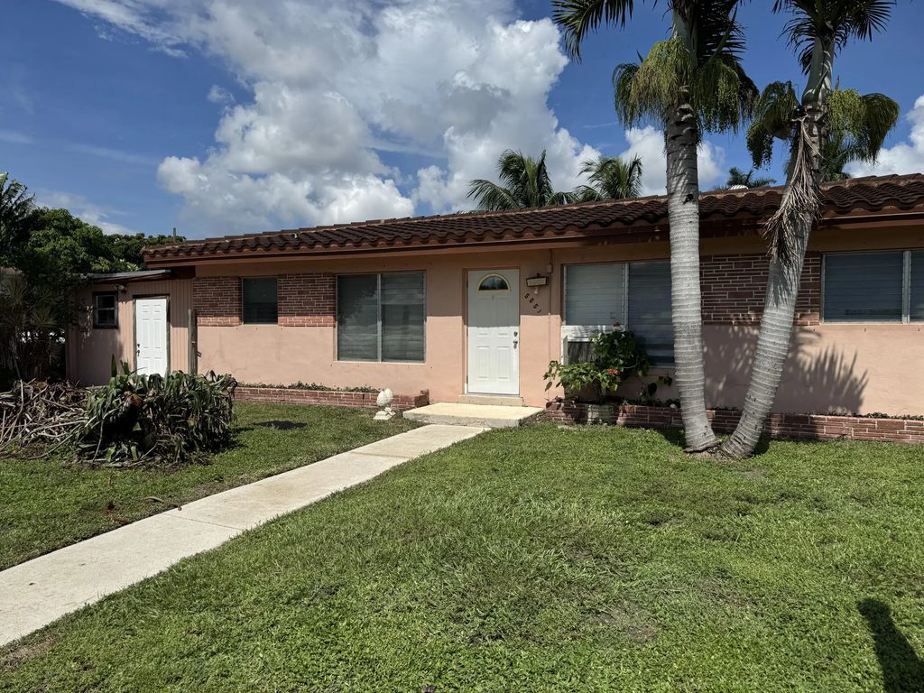 5051 Sw 10th Street, Plantation