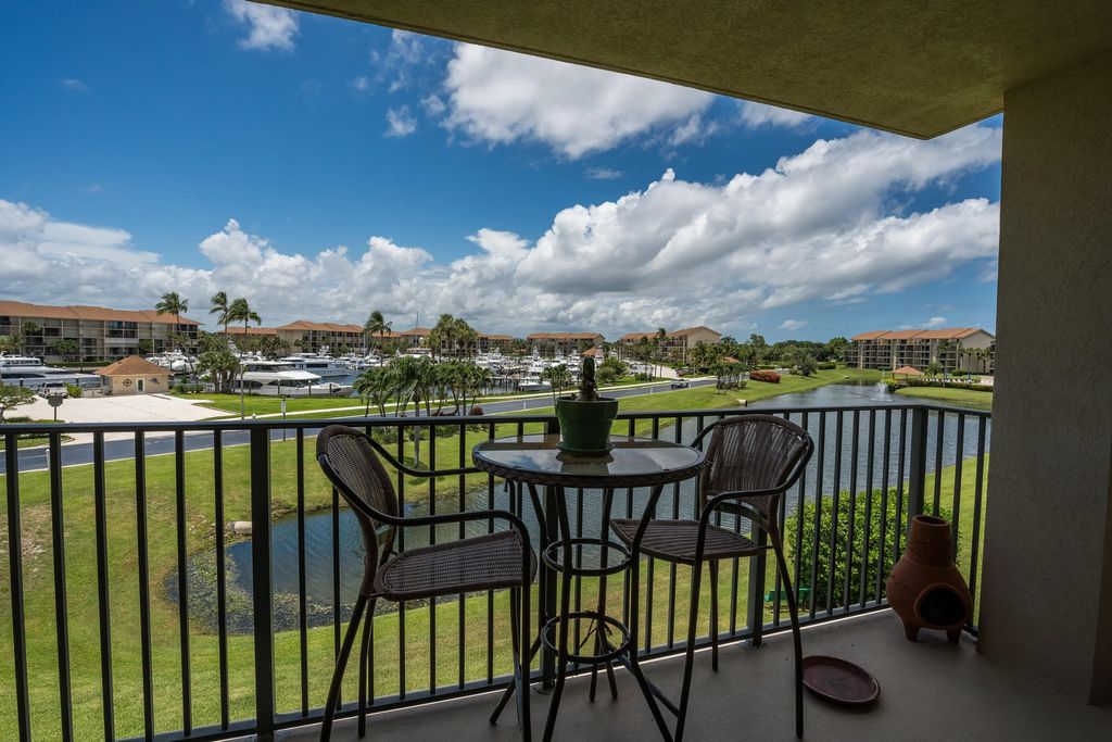 901 Seafarer Circle #306, Jupiter