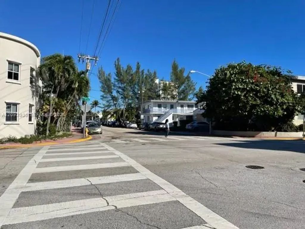 7725 Carlyle Avenue #6, Miami Beach