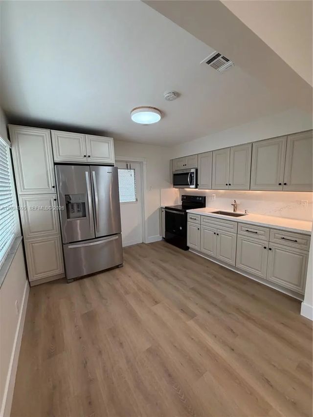708 Sw 7th Avenue, Hallandale Beach